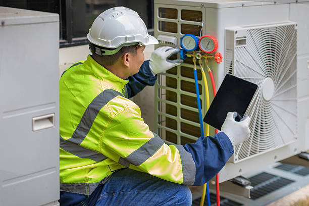 Professional Hvac technician working in Boerne, TX